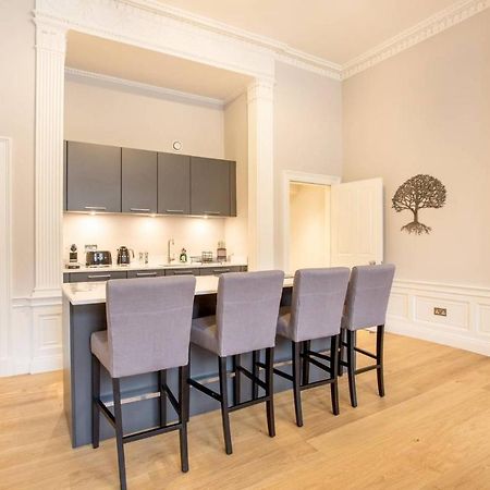 Joivy Exquisite Flat In The City Centre Edinburg Exteriör bild