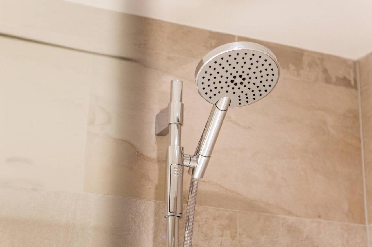 Joivy Exquisite Flat In The City Centre Edinburg Exteriör bild